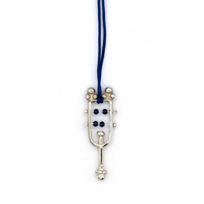 Seistro pendant with moving parts