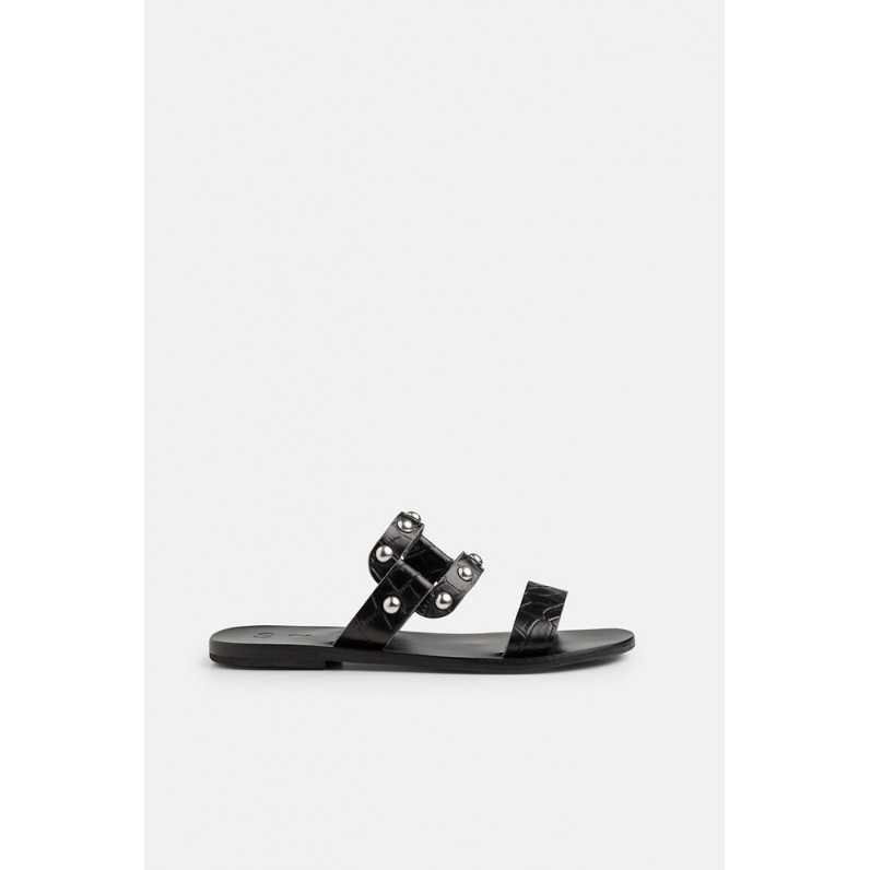 Ithaki~Studs