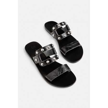 Ithaki~Studs 2